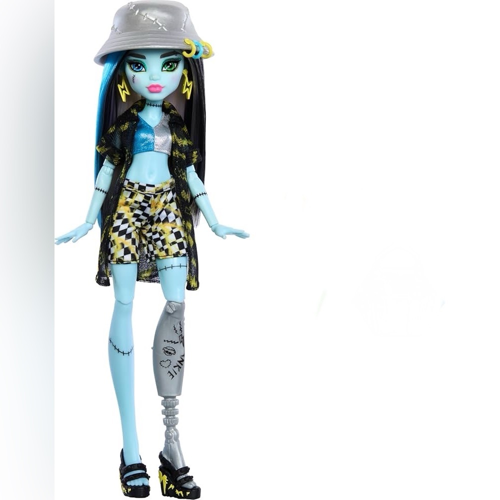 G3 Frankie scare-adise island